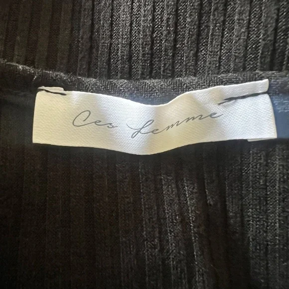 This black dress is flatteringđź‘—ribbed great quality made by special boutique - Picture 7 of 11